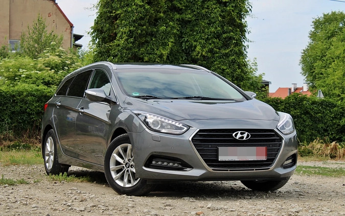 Hyundai i40 cena 47900 przebieg: 172000, rok produkcji 2016 z Koszalin małe 191